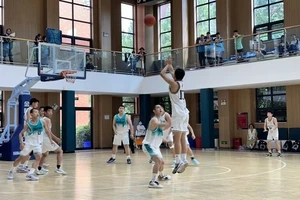 郑州市青少年校园篮球训练营